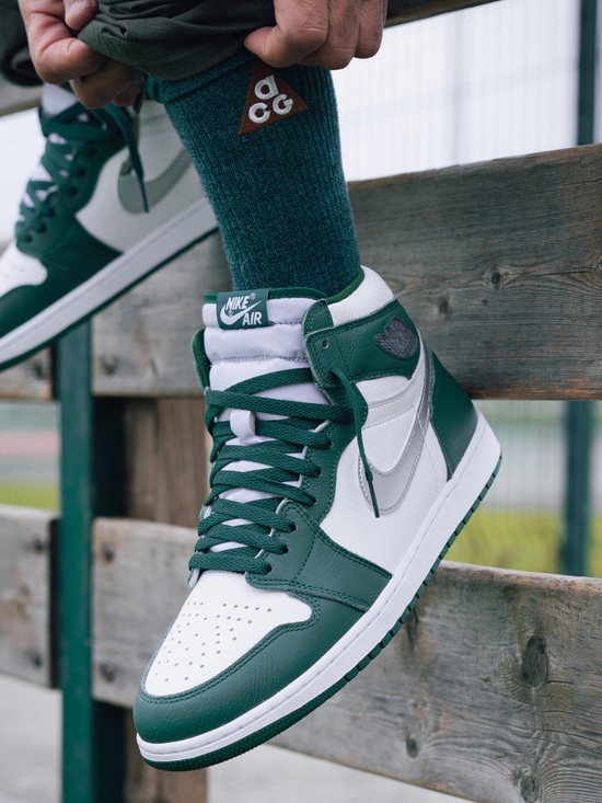 Nike Other - Nike Men’s Retro Air Jordan 1s Pine Green